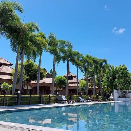 Ruenpruksa Resort Прачуап Кири Кан Екстериор снимка