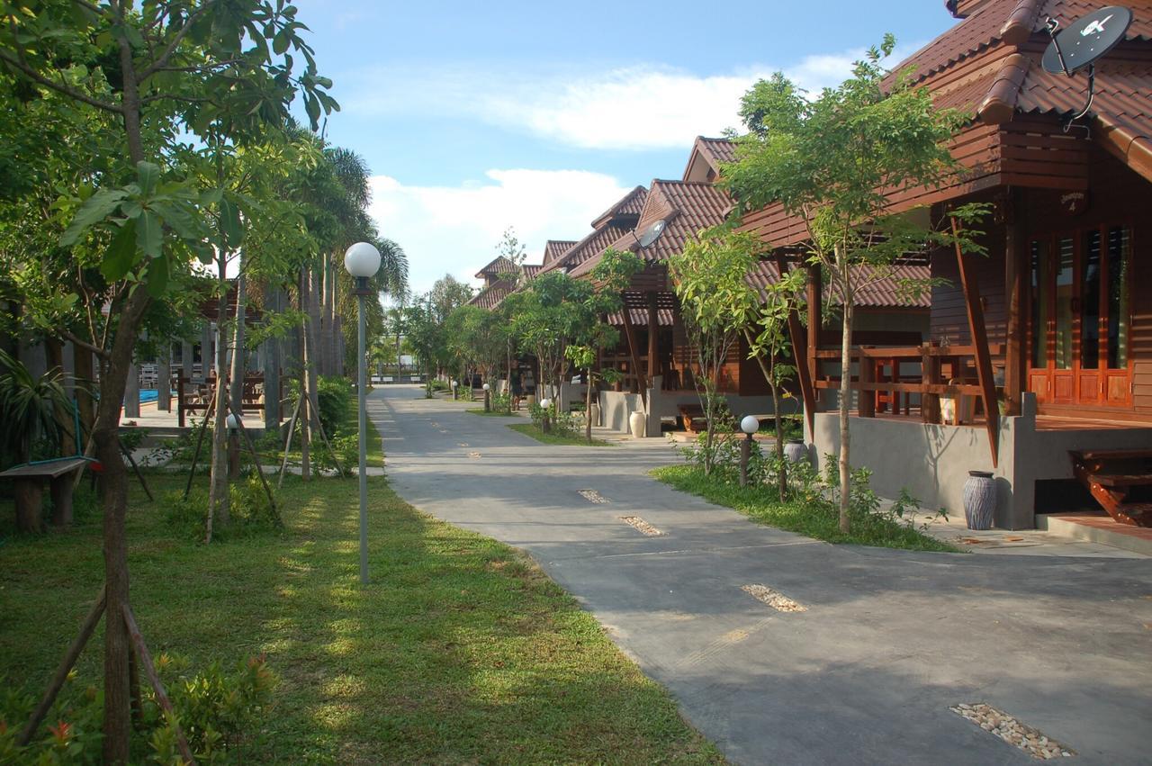 Ruenpurksa Resort Прачуап Кири Кан Екстериор снимка
